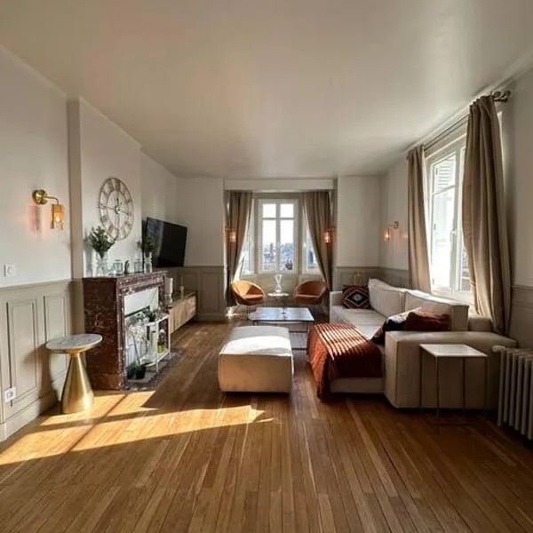 Luxueuse maison Hypercentre Dieppe, hotel v destinácii Dieppe