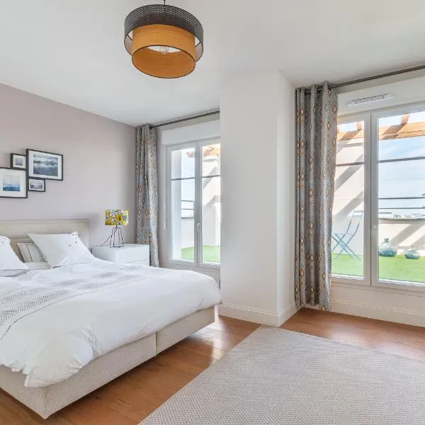 PENTHOUSE Luxe DISNEYLAND PARIS – hotel w mieście Chessy