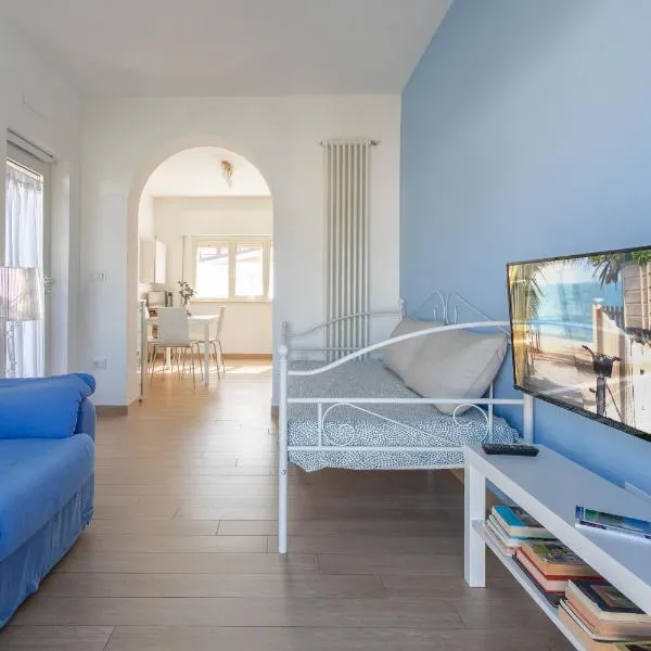 Grazioso appartamento seconda fila sul mare - wifi, Hotel in Roseto degli Abruzzi
