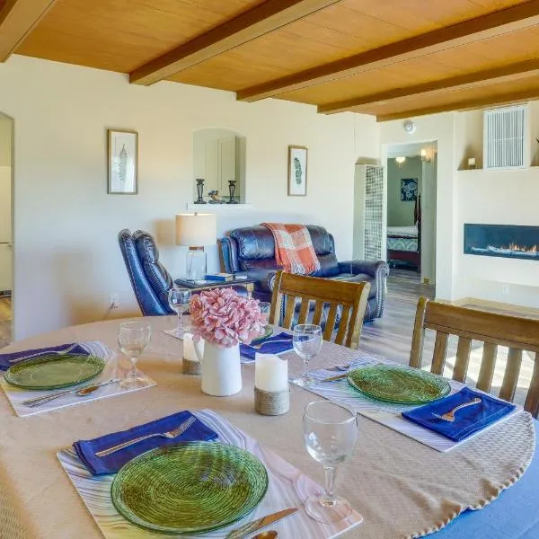 2 Mi to Dtwn Prescott Gem with Patio and Views!, hotel v destinaci Prescott