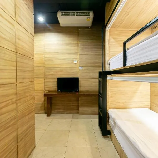 The Bedrooms Hostel Pattaya photo 2