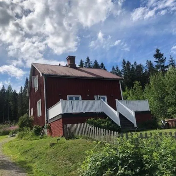 Huset i skogen med utsikten, hotel v destinaci Vallsta