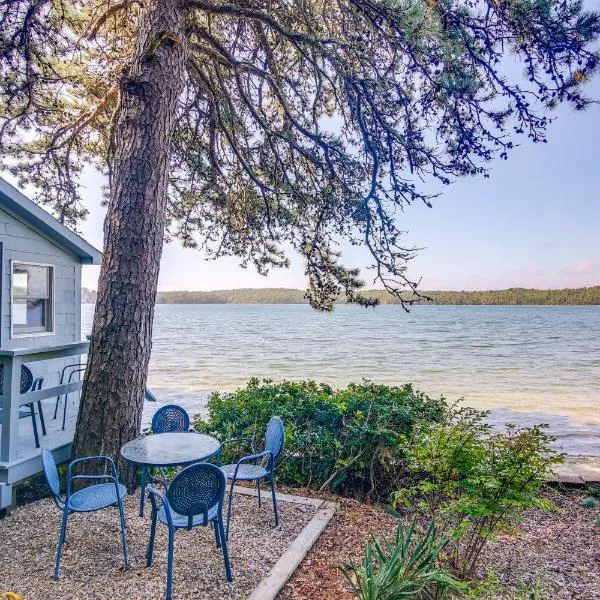 Quiet Plymouth Cottage on Great South Pond!, hotel v destinaci Plymouth