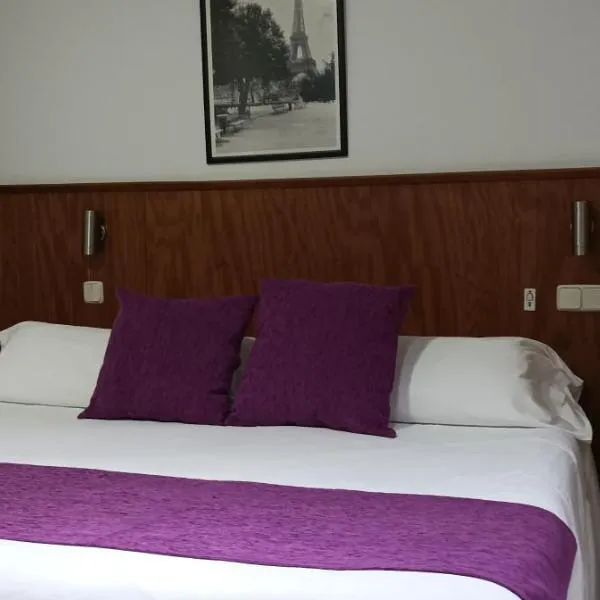 Hostal Doña Isabel, hótel í Majadahonda