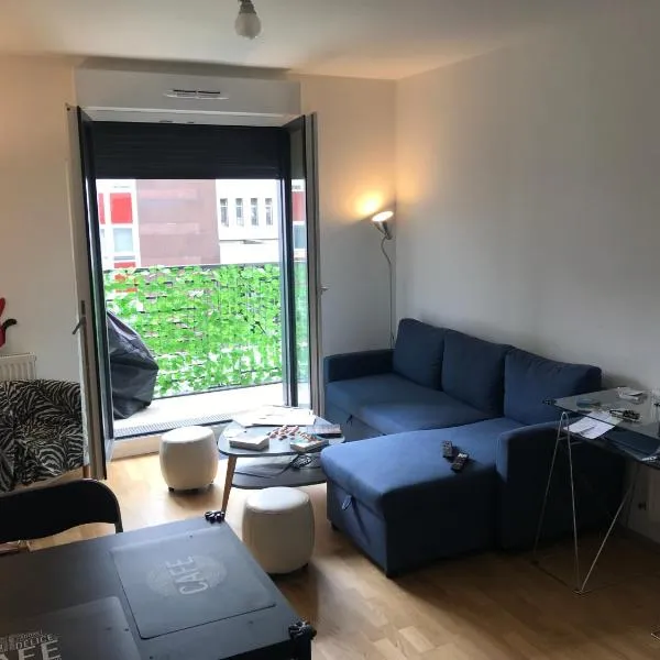Alessandro cozy apartment in Paris Clichy, hotel v destinaci Clichy