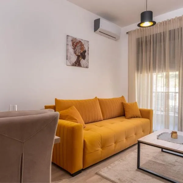 Yellow Studio Retreat Tivat, hôtel à Tivat