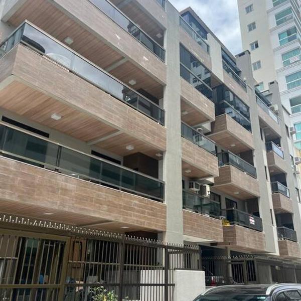 Pé na Areia - localização imbatível a 20m do Mar - Foto 4
