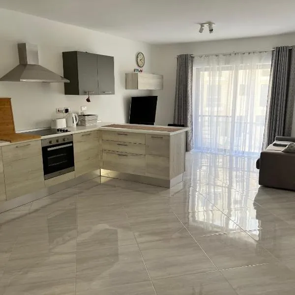 Amazing 2 bed apartment Gozo, hotel v destinaci Għajnsielem