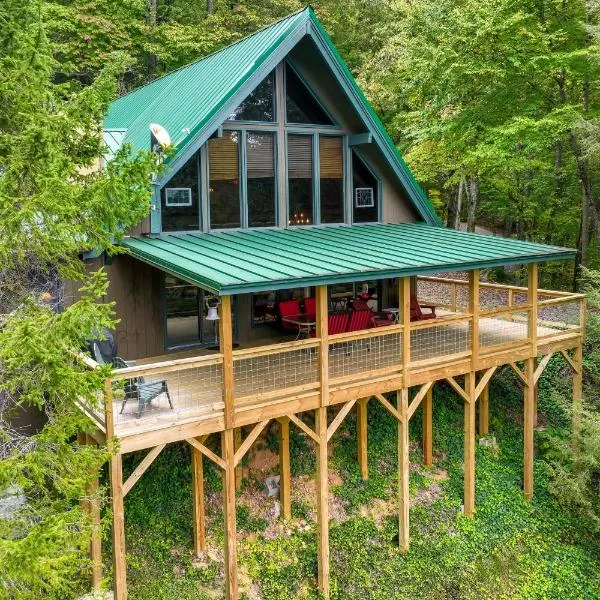 Robbinsville Vacation Rental with Covered Balcony, hotel in Robbinsville