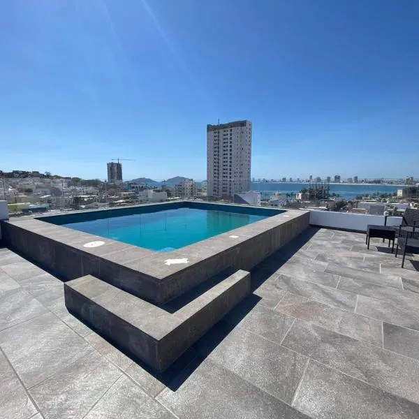 Condo in El Centro Near Malecon!, hotel en Mazatlán