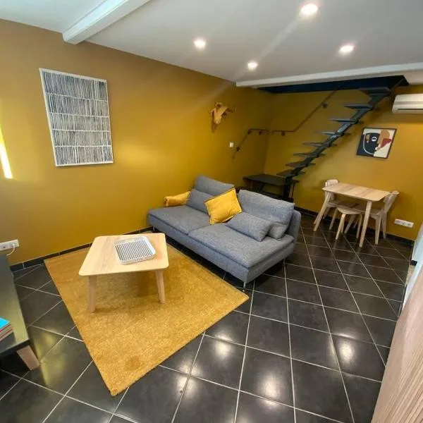 Petite maison de village, hotel in Saint-Maurice-de-Rémens