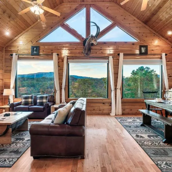 Epic Mountain Views, Hot Tub, Game Room, Sleeps 10, hotel en Sevierville