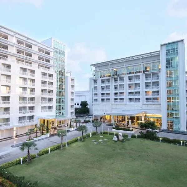 Kameo Grand Hotel & Serviced Apartment, Rayong، فندق في رايونغ