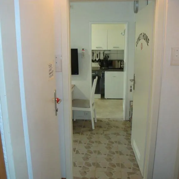 Cenet 1 Zimmer Apartment, hotel v mestu Sindelfingen