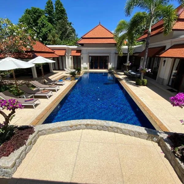 Luxury Sai Taan Villa in Bang Tao, hotel v destinaci pláž