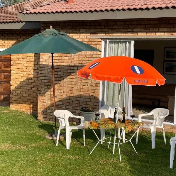 Sunrise Cottage Golfview Lodge, hotel in De Deur