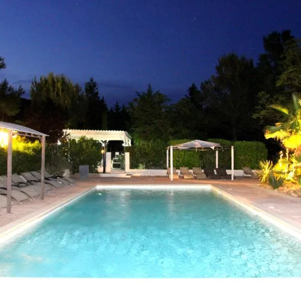 Auberge Des Pins – hotel w mieście Tourrettes