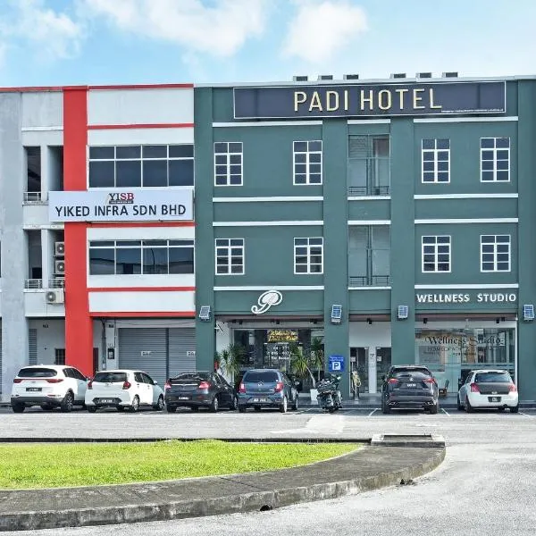 Capital O 90882 Padi Hotel, hotel in Kampong Pantai Johor