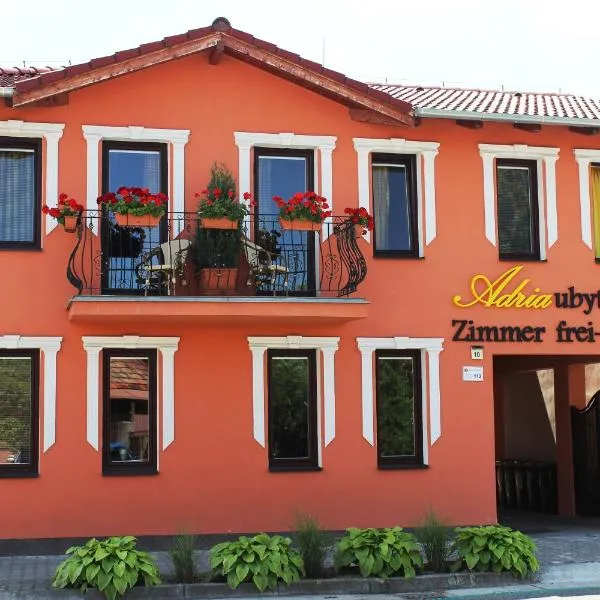 Adria penzión, hotel Párkányban