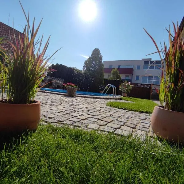 Appartement Ferienhaus Sonnenhain, hotel a Sollenau