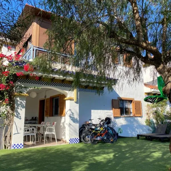 CHALET CON JARDÍN en Puerto Rey, hotelli kohteessa Vera