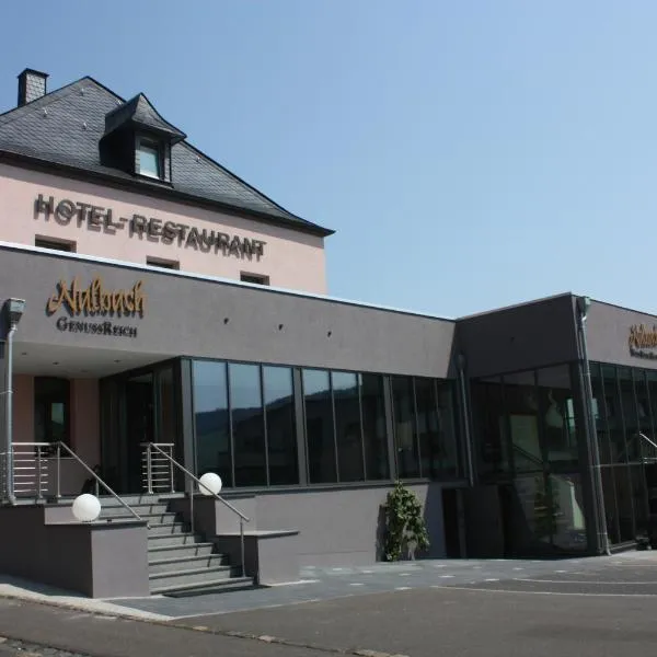 WeinBergHotel Nalbach, готель у місті Креф