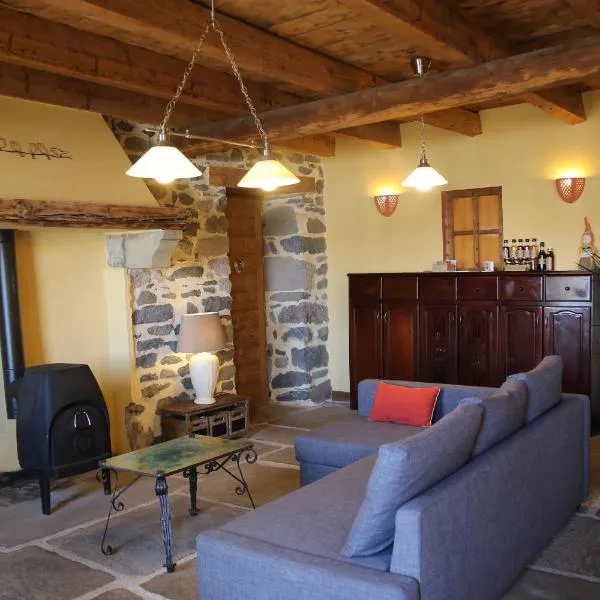 Gîte des Cabr'éoles, hotel v destinaci Moudeyres