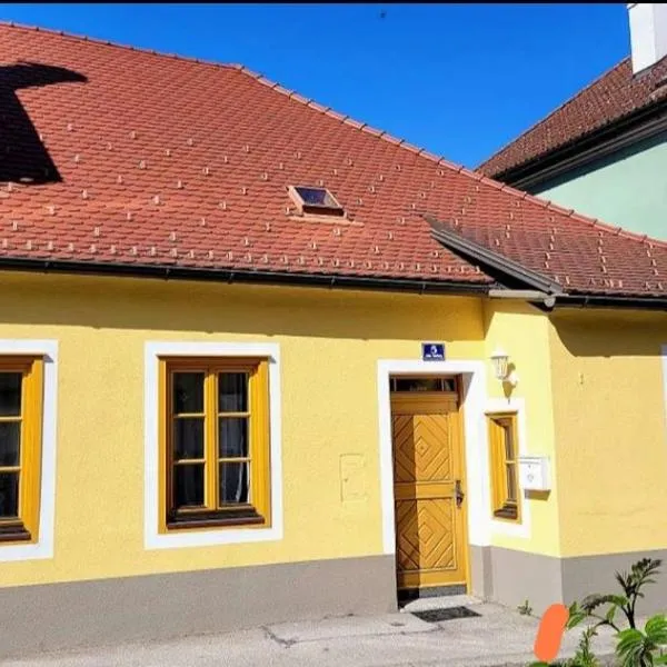 Altstadthaus Marille mit Innenhofterrasse โรงแรมในเมลค์