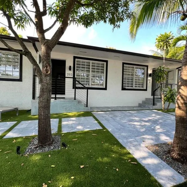 Stylish 2/1 centrally located!, hotel en Miami