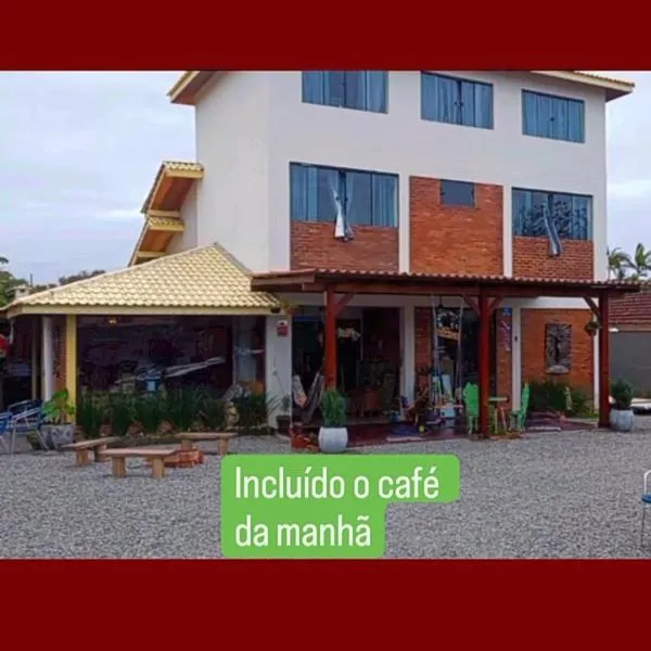 QUINTAS DA BARRA BNB a 30m da praia, hotel u gradu 'Balneario Barra do Sul'