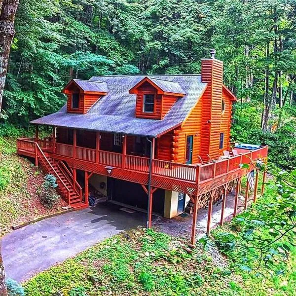 Smokey Mountain Retreat, hotel in Waynesville