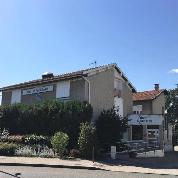 Hôtel Au Val De Saône Free Parking, hotel v destinaci Sathonay-Camp