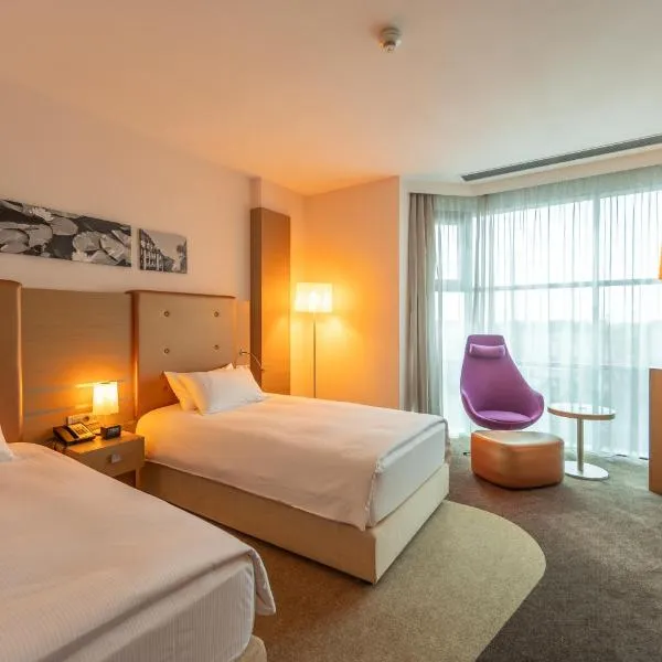 오라데아에 위치한 호텔 DoubleTree by Hilton Oradea