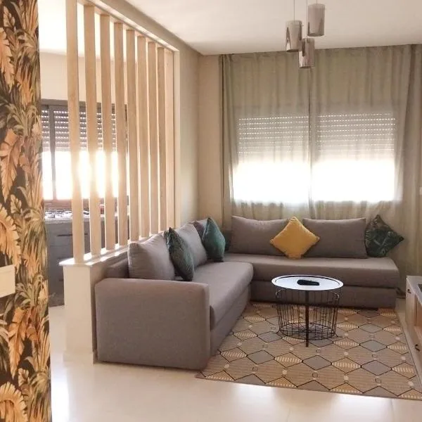 Beautiful apartment next to airport Mohamed V, hotel em Derroua