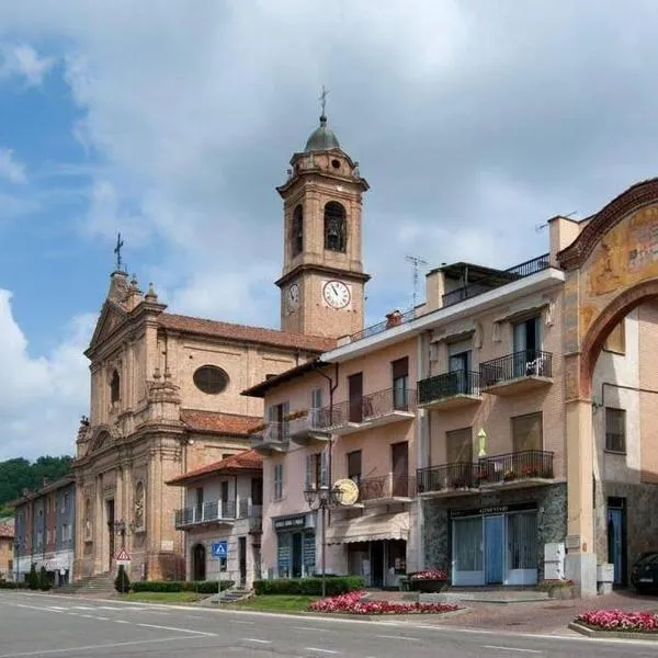 Dietro l'Arco - Bilocale in Centro Paese, hôtel à Corneliano d'Alba