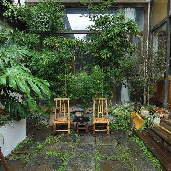 Dali Buxianshan Boutique Guesthouse-in Dali ancient city,near three pag odas and erhai lake,provide tour guide service and local experience, hotel v destinaci Ta-li