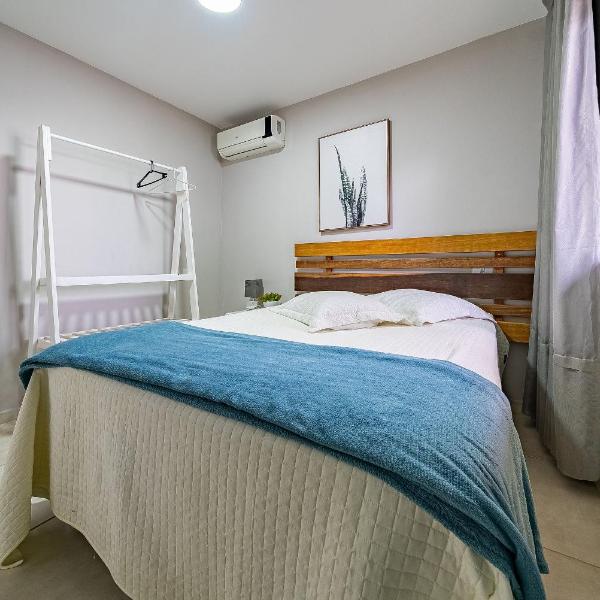 272 - Apartamento com 02 dormitórios a 200m da Praia de Canto Grande