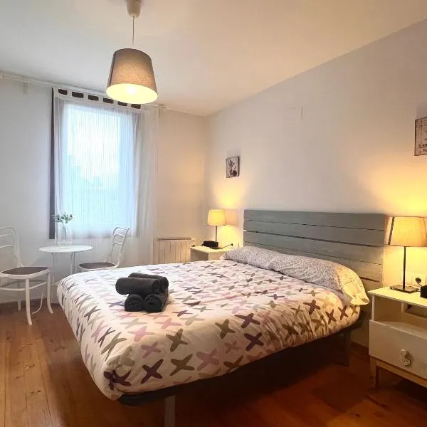 Apartaments del Camp - L'Amfitriona, hotel v mestu Esterri d'Àneu