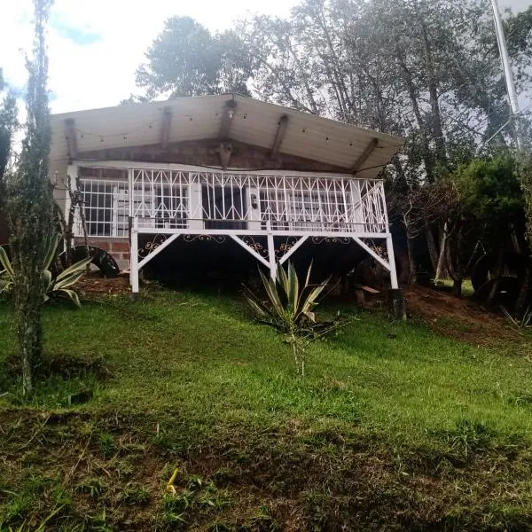Linda Vista Los Pinos Cabaña, hotel v destinaci Rionegro