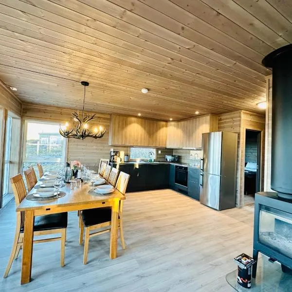 Lofotenholidays, Luxury cabin with panoramic view, hotel in Stamsund