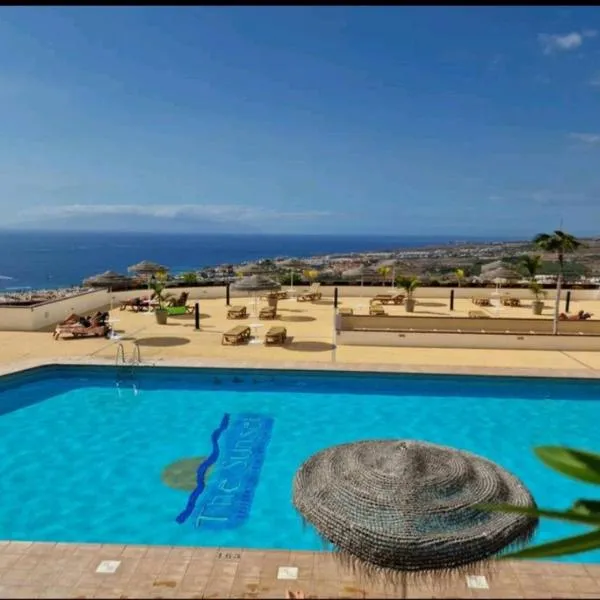 Luxury Sunset 408 heated pool with air condition and sea views, hotel di Adeje