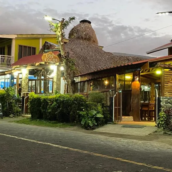 Hotel Restaurante Los Cocos, hotel in Las Pilas