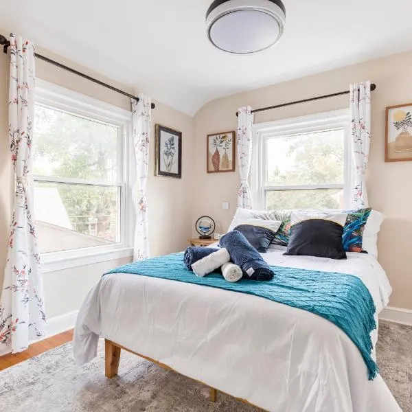 Beautiful House 9 Beds King Bed 3 Baths Family Friendly, hotel v destinaci Arlington