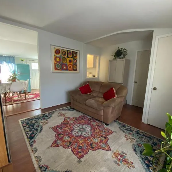 Two bedroom, living/dining room, hotel v destinaci Bellport