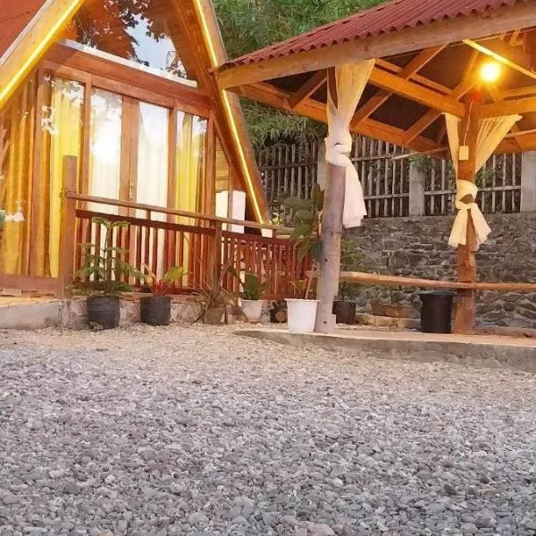 A-House Beachfront, hotel v destinaci Bootin