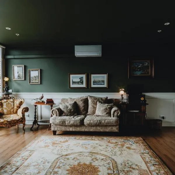 Elegant apartment with balcony and free parking, Hotel in Melbourne