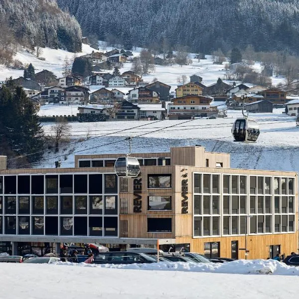 Revier Mountain Lodge Montafon、ザンクト・ガレンキルヒのホテル