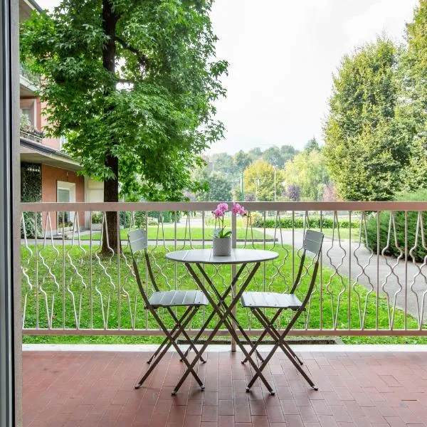 Moderno e spazioso, a due passi dal Lago - Pet friendly, hotel en Longone al Segrino