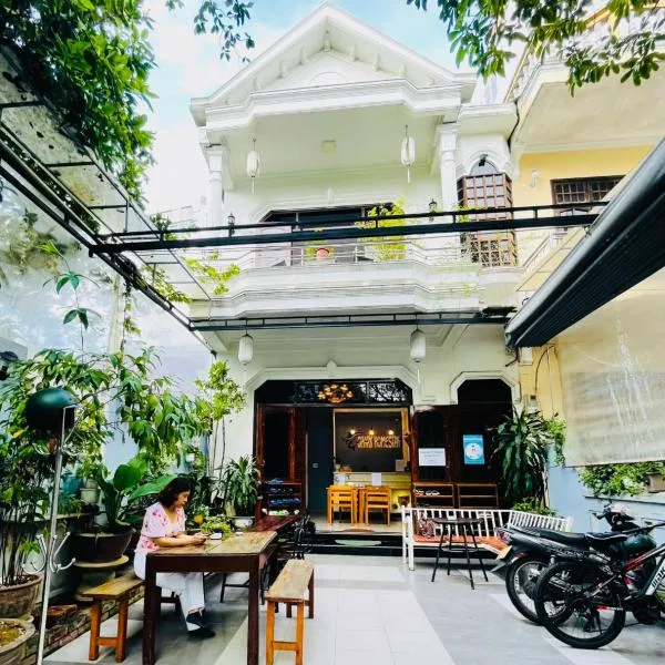 SHARK HOSTEL, hotel v destinaci Hue
