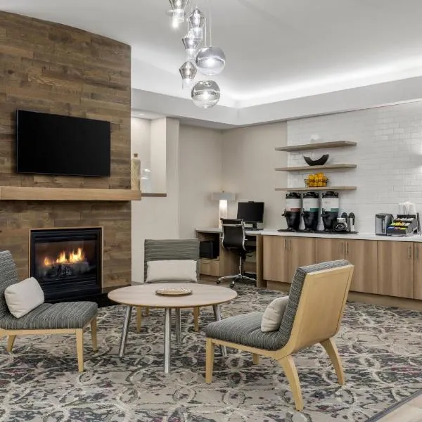 Residence Inn by Marriott Chicago Naperville/Warrenville โรงแรมในWarrenville